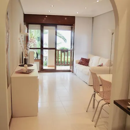 Apartamento Noja Garden 아파트 *